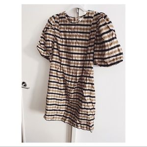 H&M lyocell blend dress. Size M.